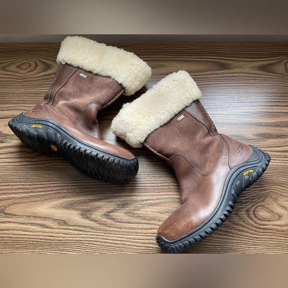 UGG Shoes - UGG Bandon Gore-Tex Leather and Vibram Soles Boots size 7